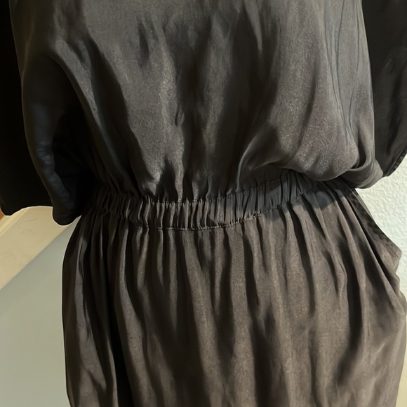 Express charcoal gray soft satin dress with pockets - Picture 4 of 5